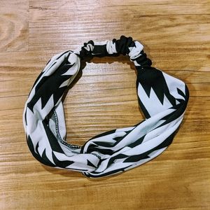 Black & white headband
